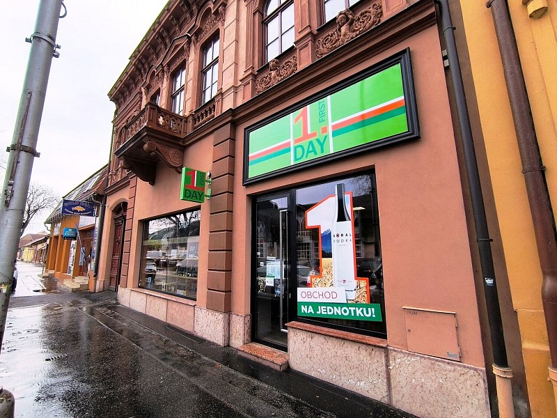 Matyšák Shop / 1. day - Komárno, Námestie Kossútha 4 